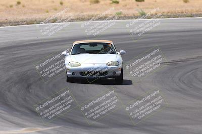 media/Jun-01-2025-CalClub SCCA (Sun) [[eae223c5dd]]/Group 1/Track Event 4/